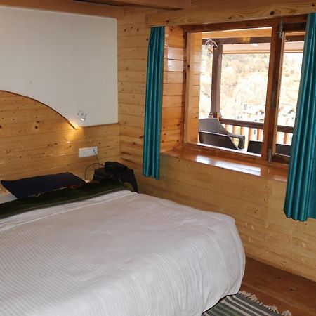 Forest Wood Cottage Manāli Eksteriør billede